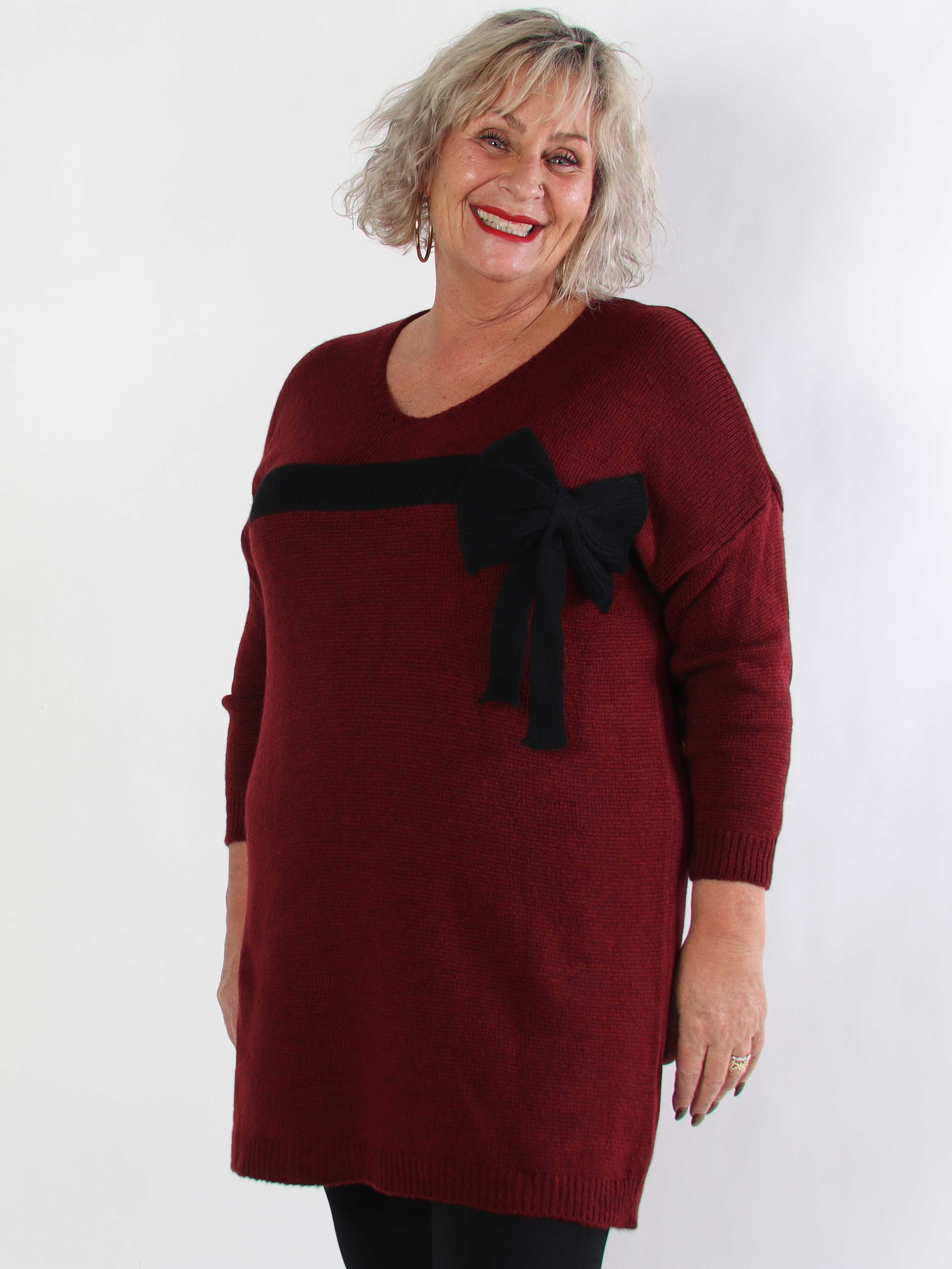 Berra - Stickad plus size klänning med band och rosett